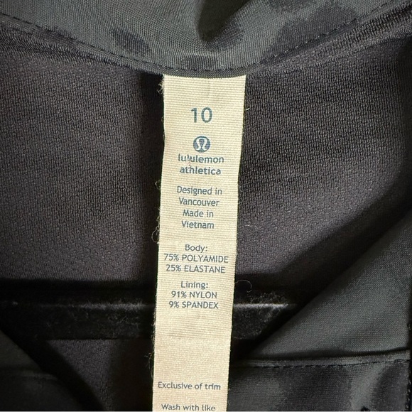 Lululemon Day Trip Blouse Animal Swirl Deep Coal Black Size 10 - Picture 3 of 6